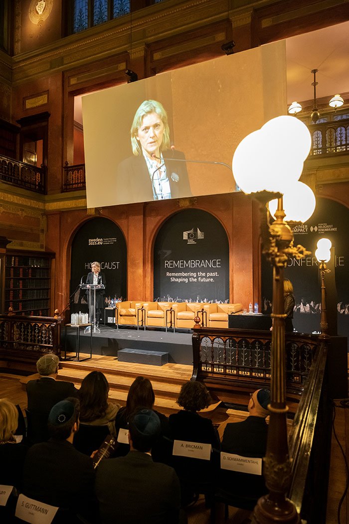 ann bernes tweet media