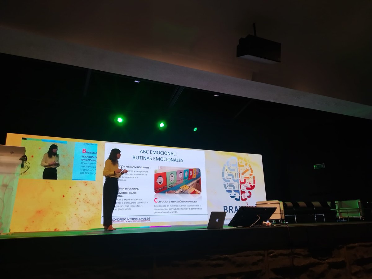 Marta Baeza, de #ColegiosZola, también señala que el paso para comunicar externamente un programa de pensamiento emocional es cuando ya está en el ADN del Centro.