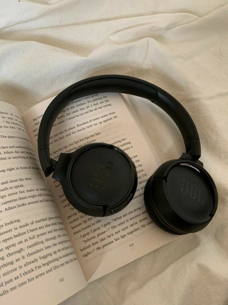 backupthread's tweet photo. ✨ Rekomendasi Headphone Kabel &amp; Wireless ✨

✨ A Thread ✨ https://t.co/QP2u0tUnz8