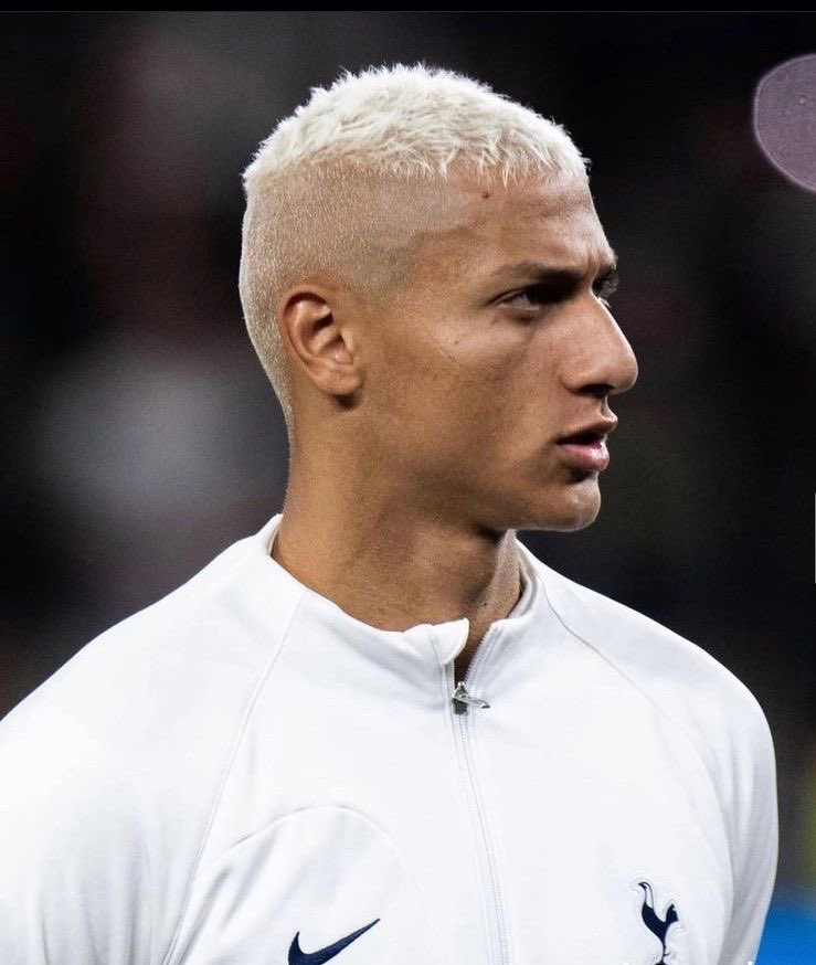 WelBeast's tweet photo. The £60M flop that the media doesn't talk about because he plays for a small club. https://t.co/ELmlgtNHTF
