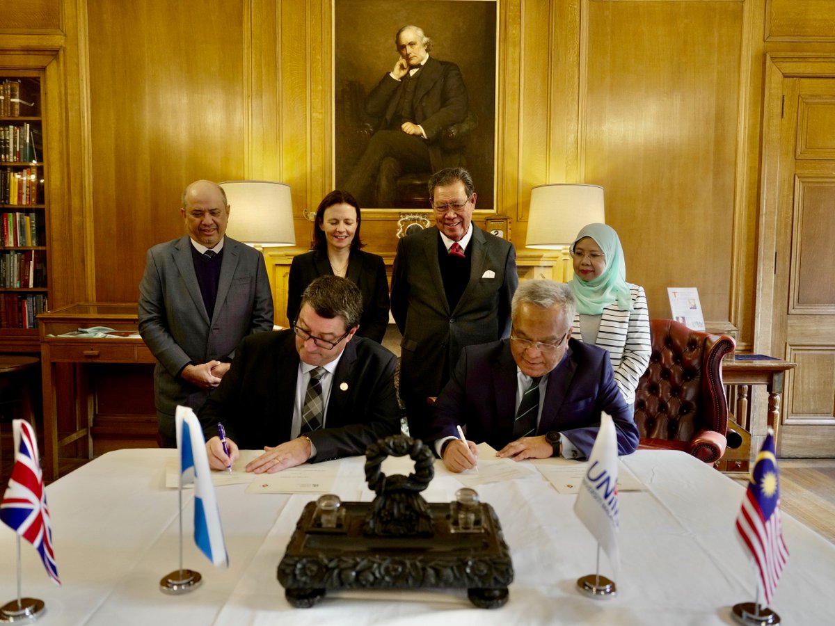 RCSEd's tweet image. We are delighted to welcome our guests from @UNIMASofficial, as both parties sign an updated memorandum of understanding and plan for future projects together that will #MakeThingsBetter for our colleagues and patients in both regions.
