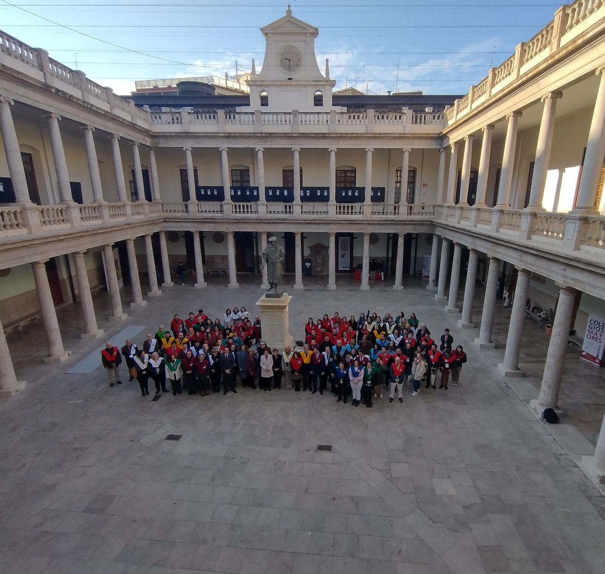 Inauguramos las #JornadasColegiosMayores2023 en el Paraninfo de la Nau de la <a href="/UV_EG/">Universitat València</a> con más de 250 participantes procedentes de #colegiosmayores de España e Italia.