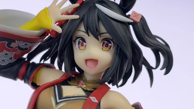 A賞の方開封してみた一番くじのフィギュアは初めてなんだが、造形も塗装もかなり丁寧だなぁ…元気なイメージがそのまま形を成したようだ……どこに飾ろうかな…#ウマ娘  