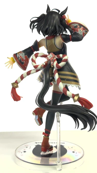 A賞の方開封してみた一番くじのフィギュアは初めてなんだが、造形も塗装もかなり丁寧だなぁ…元気なイメージがそのまま形を成したようだ……どこに飾ろうかな…#ウマ娘  