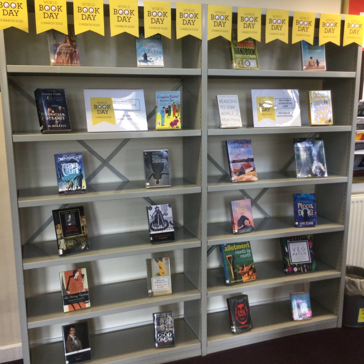 AshfordSchLib's tweet photo. The Somerville Library is getting ready to welcome @AshfordSchool students and staff to a #WorldBookDay2023 celebration at lunchtime. https://t.co/3LZKM4YJqX