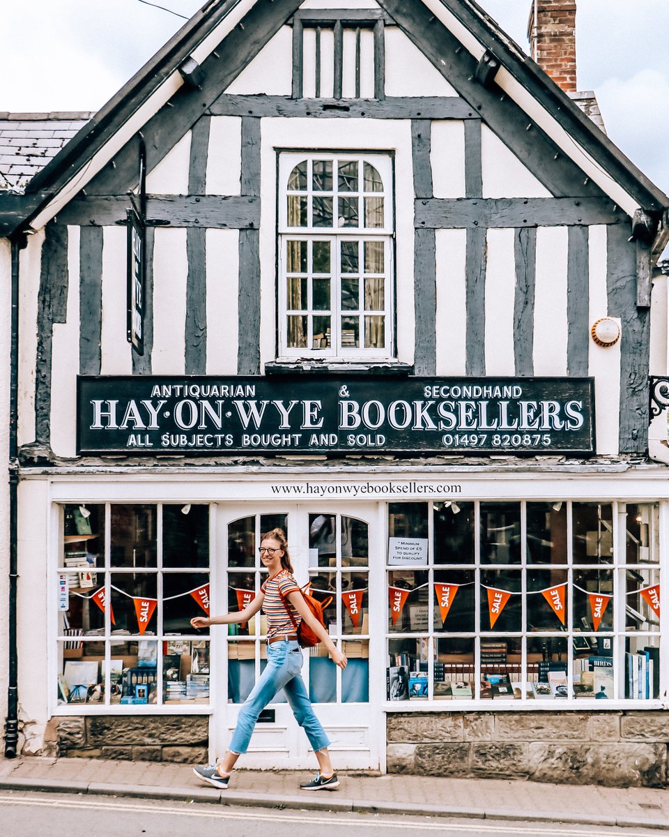 VisitBritain's tweet photo. Happy #WorldBookDay! 

Choose your player 📚😍: 

📍: @Dauntbooks, London. 📷: IG/reji_photos
📍: Hay-on-Wye, Wales. 📷: VisitBritain/Helena Bradbury
📍: @ScrivenersBooks, England. 📷: VisitBritain/Mel Rogerson
📍: @armchairbooks, Edinburgh. 📷: VisitBritain/Olga Chagunava https://t.co/jXqblbi67Y