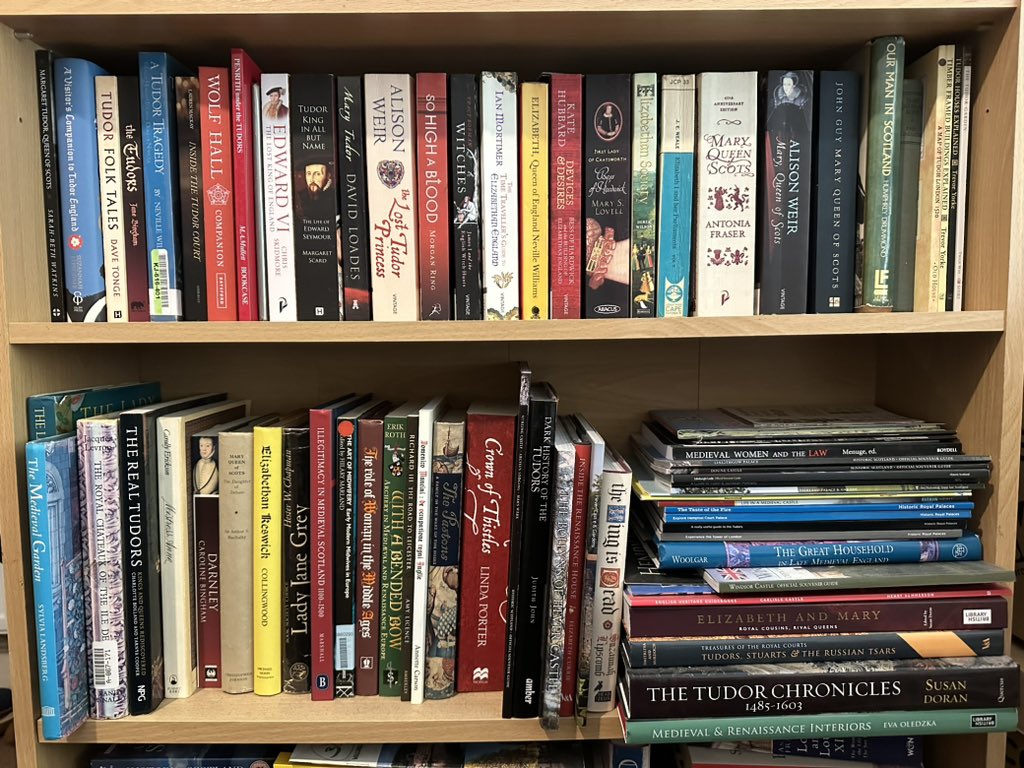 TudorAge1973's tweet image. Happy #WorldBookDay2023 here in the UK 🇬🇧 
Here are a few of my History books. 

#Books #MoreBooks #HistoryBooks #FactualBooks #BooksToRead #History #Tudors #Stewarts #Medici #Borgia #ValoisAngoulême