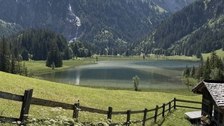 malusokay's tweet image. Spring in the countryside 💭🌾