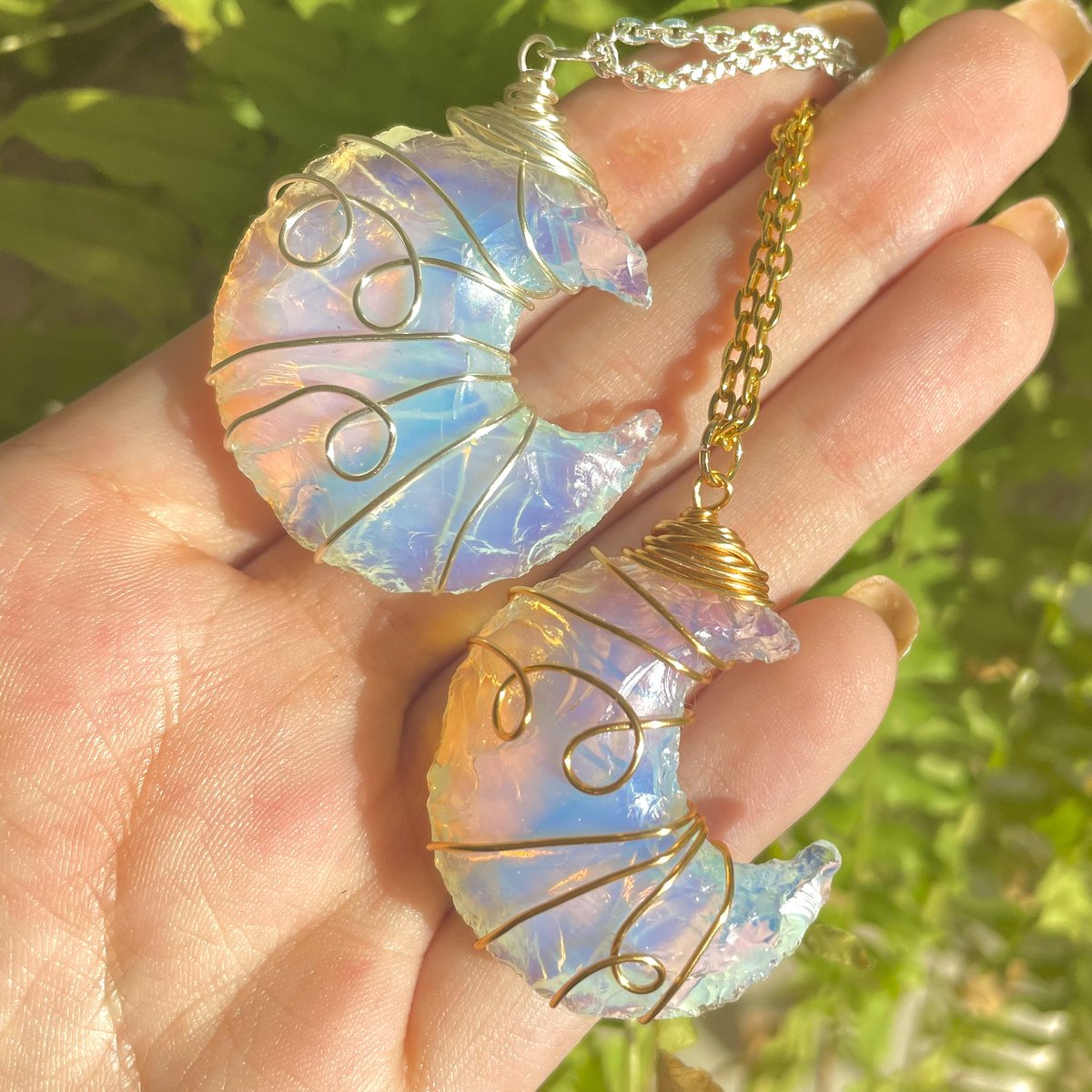Silver and gold plated Opal moons🌛✨

🌙etsy.com/shop/VenusJewe…🌙