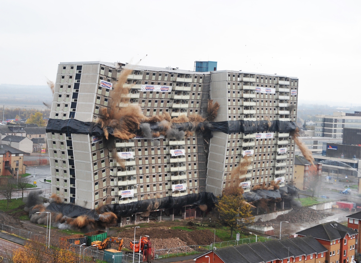 Mémoire2Ville on Twitter "IMPLOSION DYNAMITAGE ABATTAGE FOUDROYAGE HLM