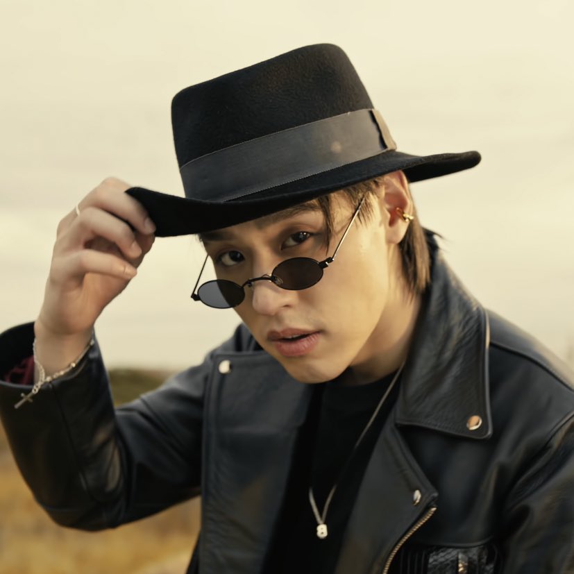 aeweiyu's tweet image. crazy