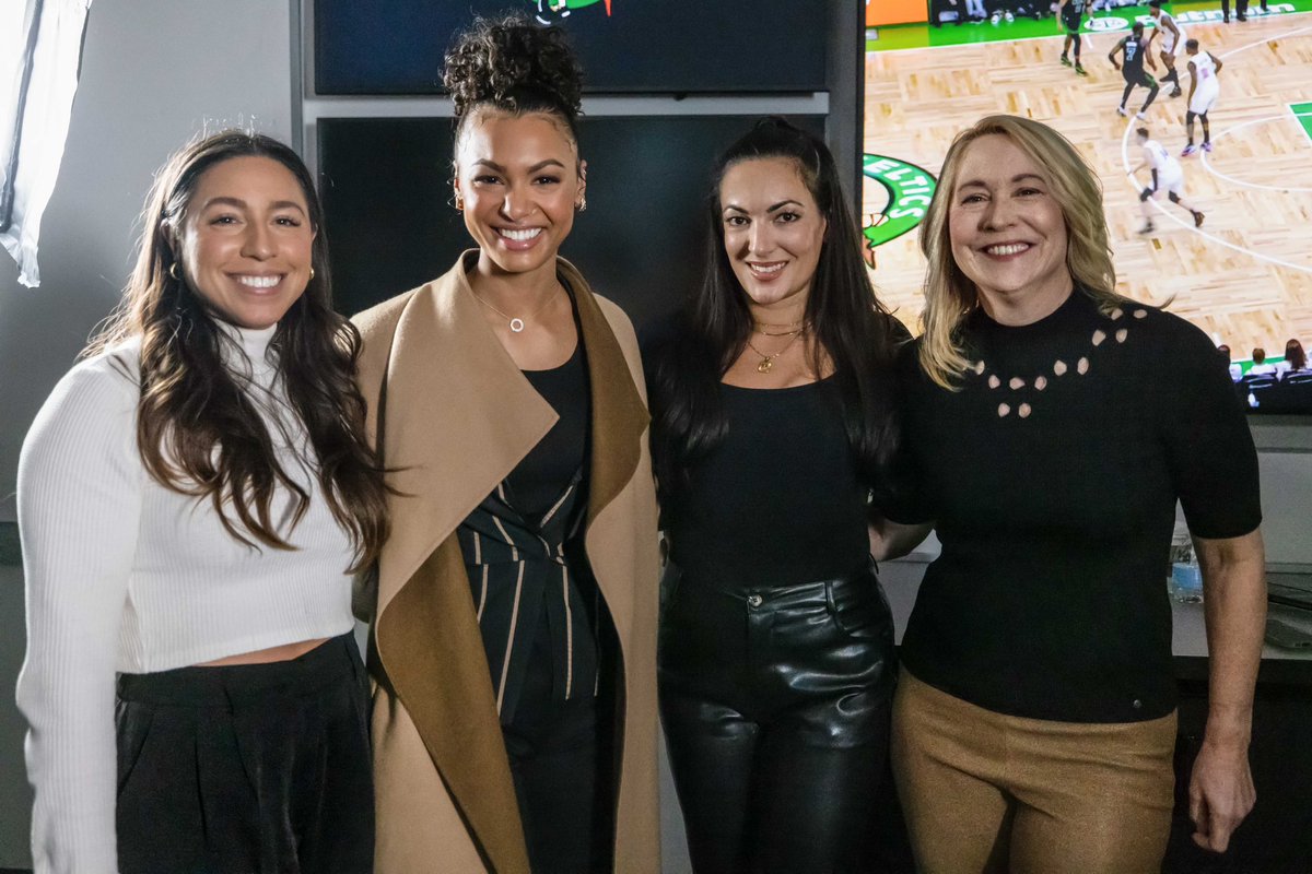 The best of the best covering the Celtics this week - Producer @susanansman, Reporter @malika_andrews, Producer @dominique_mpc, Reporter @heydb 

📸 DP @aaronfrutman