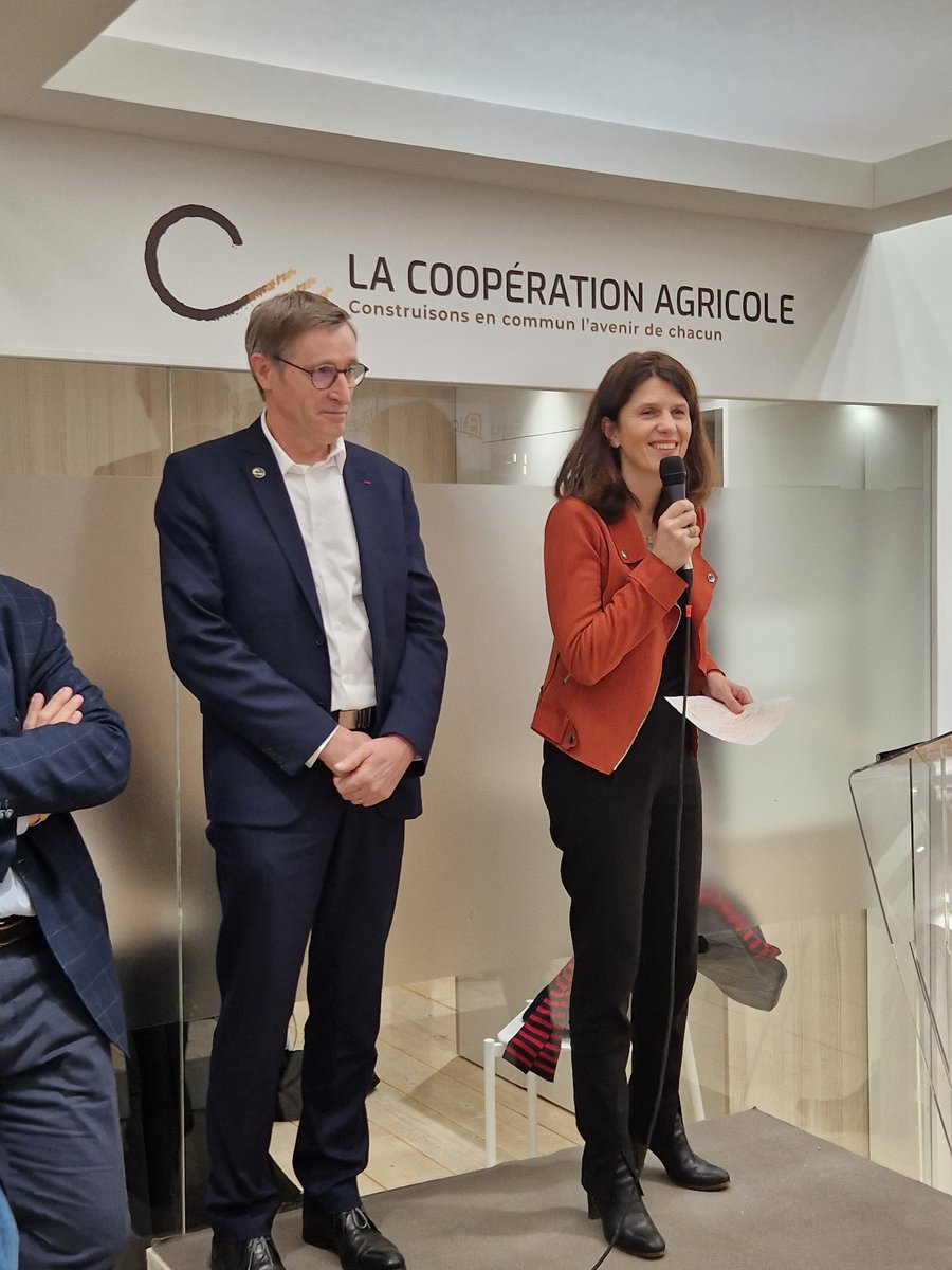 #SIA2023LCA |

Et alleeeeeez🥰 ! Bravo à notre chef de projet d'événementiel #MarineEsquerre, et à toute notre équipe de communication portée par <a href="/mdeneuve/">DENEUVE</a>, pour le prix du meilleur stand "remarquable et responsable" remis par  <a href="/SYRPAcom/">SYRPA</a> ! Nous sommes très fiers de ce trophée 🏆