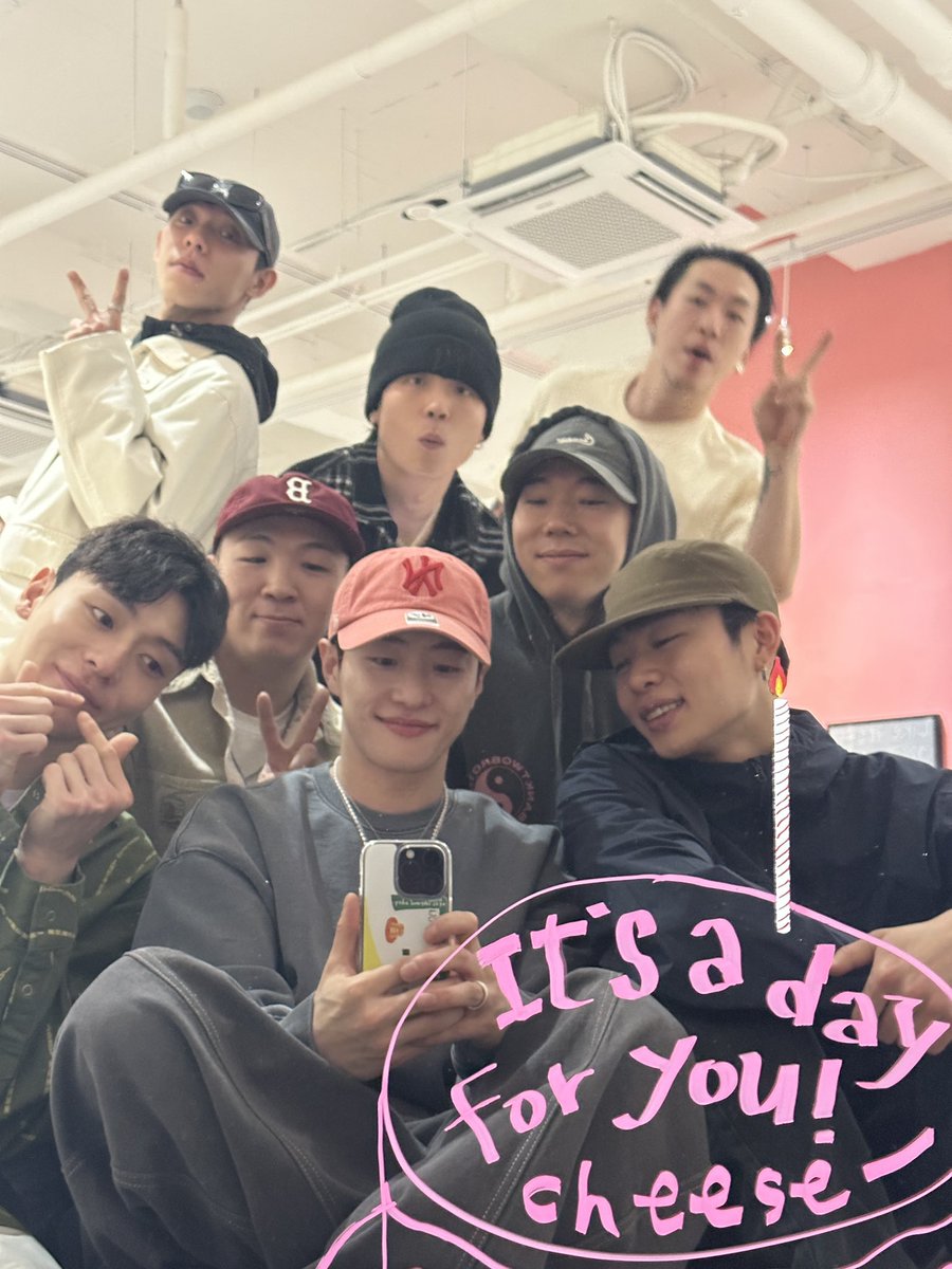 Feeldog / 필독 tweet media