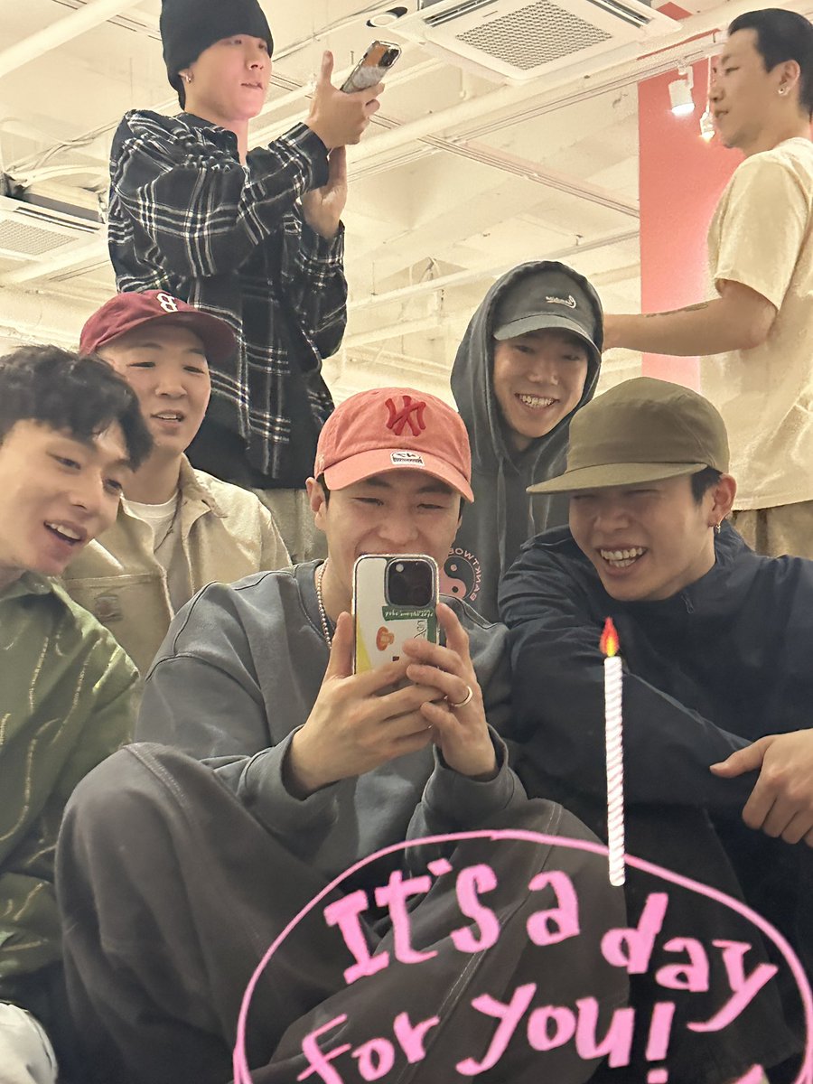 Feeldog / 필독 tweet media