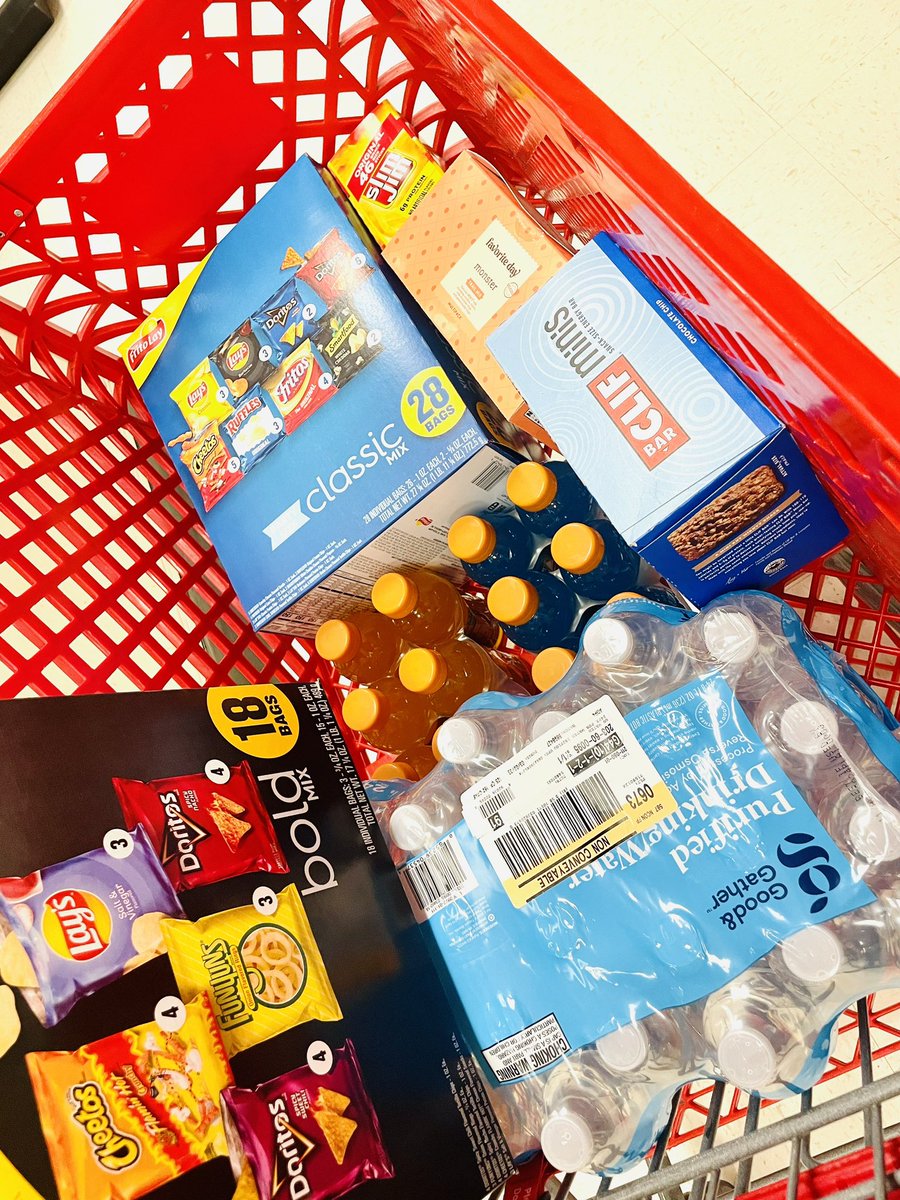 673 got some snacks together to take to some linemen working nearby our store. They were from Ohio and working hard to get our community back in full swing. We wanted to show them appreciation for coming to Jackson to serve our community! ❤️<a href="/Aubry33679932/">Aubry</a>