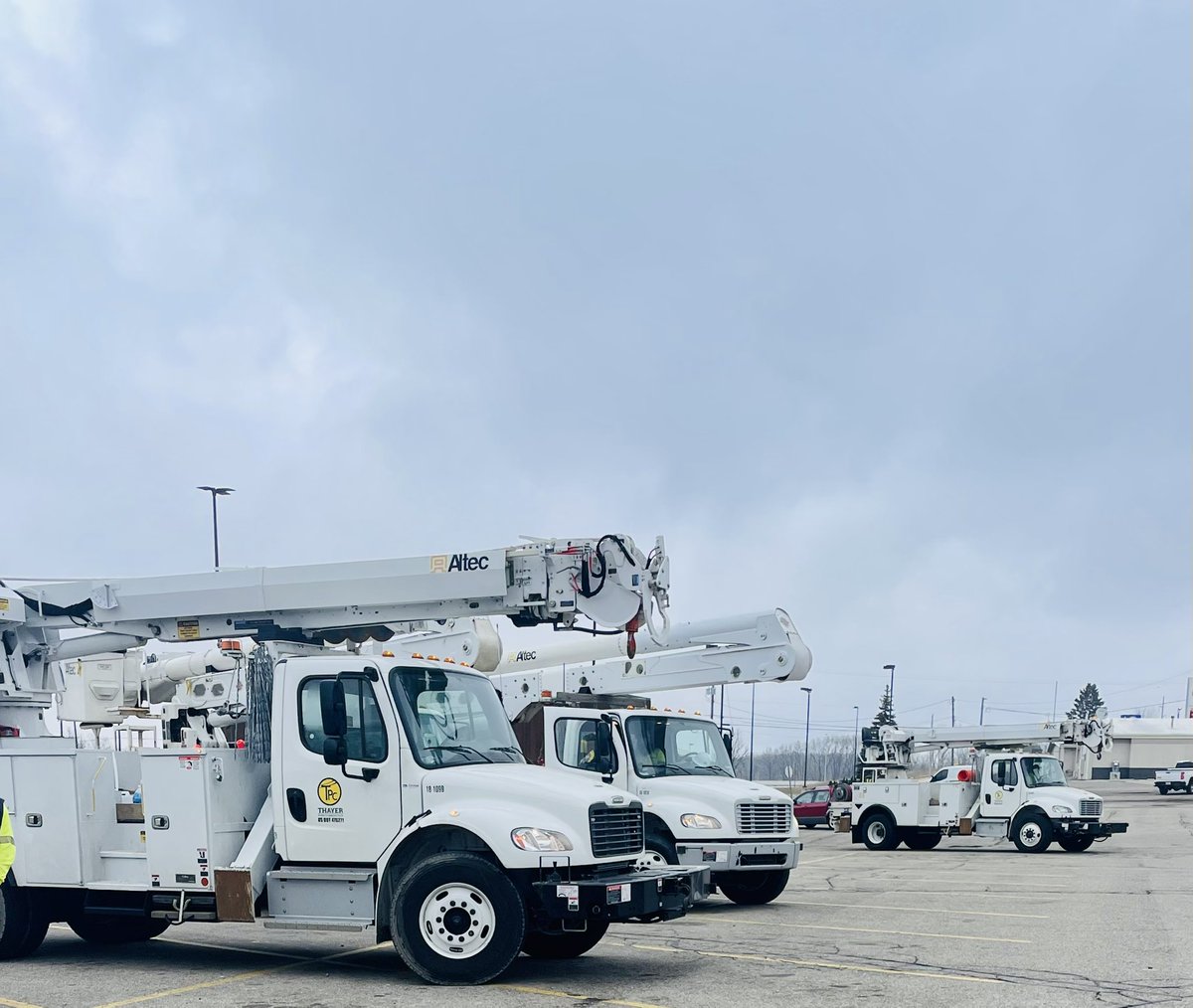 VsSullivan's tweet image. 673 got some snacks together to take to some linemen working nearby our store. They were from Ohio and working hard to get our community back in full swing. We wanted to show them appreciation for coming to Jackson to serve our community! ❤️@Aubry33679932