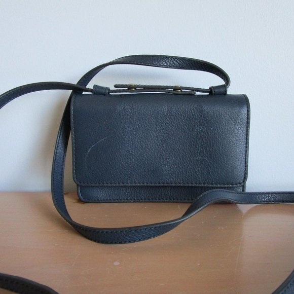 So good I had to share! Check out all the items I'm loving on <a href="/Poshmarkapp/">Poshmark</a> #poshmark #fashion #style #shopmycloset #americaneagleoutfitters #carelli #fossil: posh.mk/cwScUq0tQxb