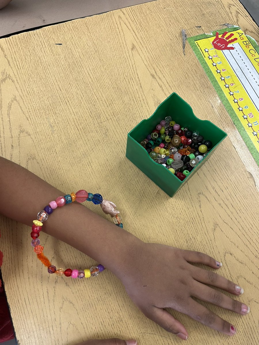 Students are making connections to each culture and community throughout the day! Worry stones in support of mental health, poppies as a symbol of remembrance, an Arabic quilt, and friendship bracelets to show how our community supports one another 🤍 #ReadAcrossAmerica2023