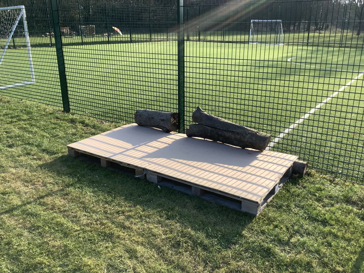 Staging and mud-kitchen have been organised onto the field - spring has sprung - looking forward to the children seeing this tomorrow! @OPAL_CIC @OPALOutdoorplay #BelieveAchieve #Play