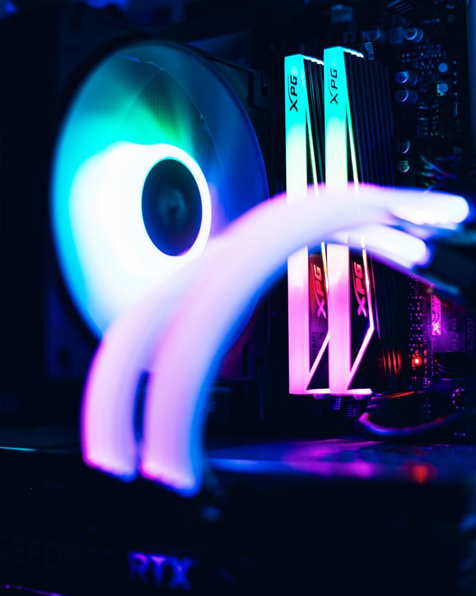 FjariltechLtd's tweet photo. Pc made by Bryan C.E.O of Fjariltech Ltd @Thermaltake_de @XPG_Global @PNYTechnologies @InWin #fjariltech https://t.co/AmCHRuhSHb
