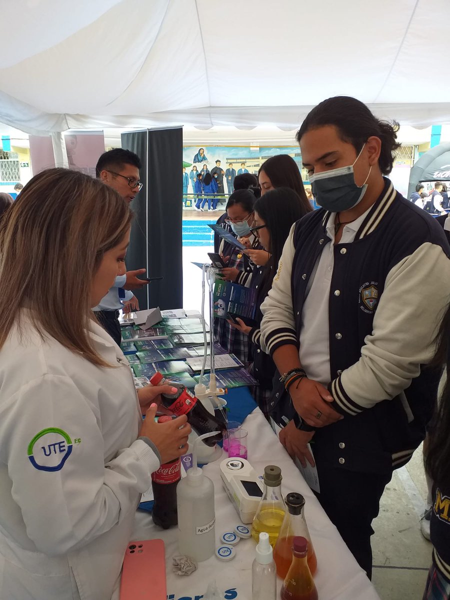 FciiUte's tweet photo. #FCIIUTE| ¡El día de hoy asistimos a la Feria de Universidades organizada por la Unidad Educativa Particular Julio María Matovelle, para que conozcan sobre nuestra oferta académica! 🧪🤓💚��
#AlimentosUTE https://t.co/qTDIZkEX1w
