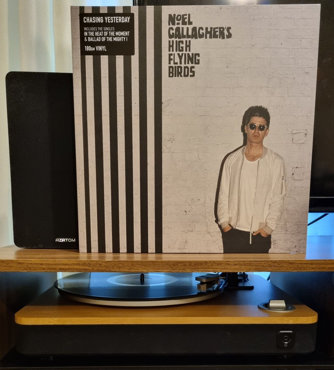 PaulChristie72's tweet photo. #NowPlaying @NoelGallagher #ChasingYesterday https://t.co/kAx2fZAMEv