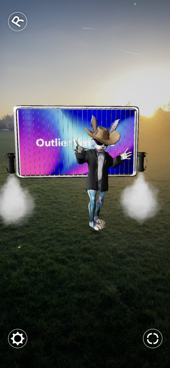 lucyjwheeler's tweet photo. Immersed inside @TheRoundLive beta launch with @jamie247 @OVioHQ @flufworld 🐰 Augmented reality broadcasting LIVE STREAM from Peckham Rye! #5g #xr #ar #RealTime #avatar #immersivetech 🤩 https://t.co/vkbjZ2FSti
