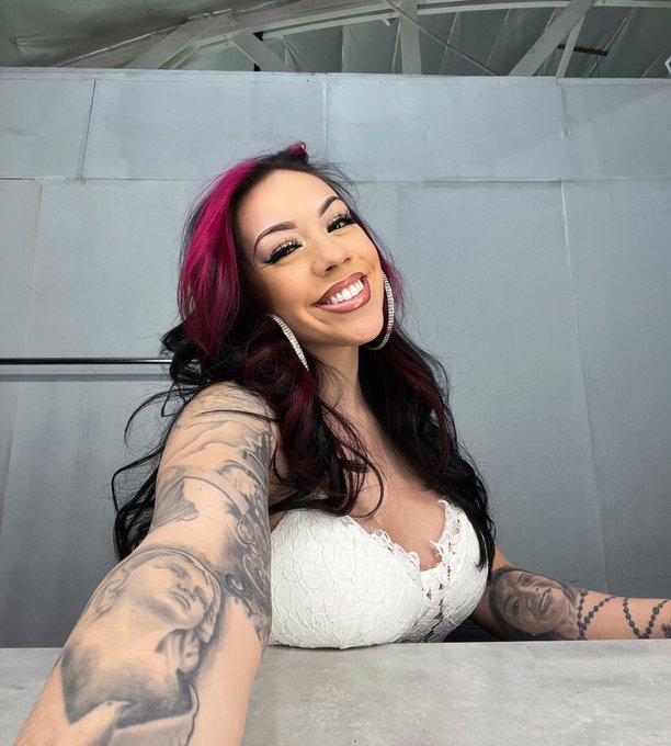 Buenos dias 😜🤍 https://t.co/sTU5YUdv3q