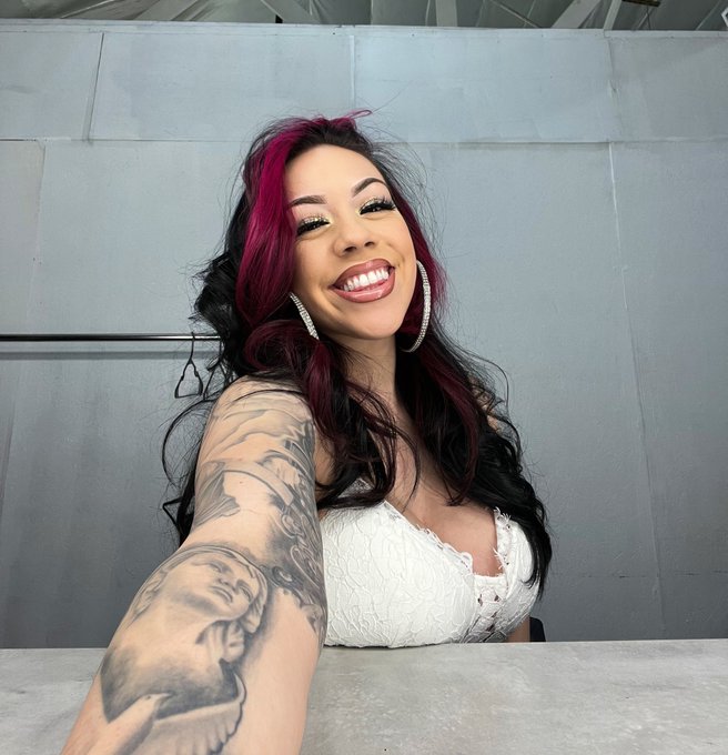 Buenos dias 😜🤍 https://t.co/sTU5YUdv3q