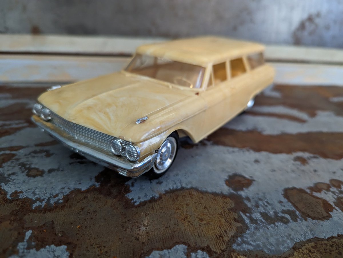 WienerAntiques's tweet photo. I've had a few of these dealership promo model cars over the years, but never one with the original box!
#ford #fordpromo #fordmoco #promocars #vintage #vintagetoys #vintagecars https://t.co/NVxFWaSzTW