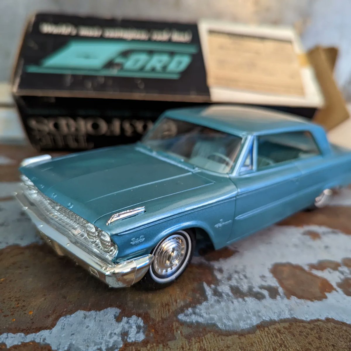 WienerAntiques's tweet photo. I've had a few of these dealership promo model cars over the years, but never one with the original box!
#ford #fordpromo #fordmoco #promocars #vintage #vintagetoys #vintagecars https://t.co/NVxFWaSzTW