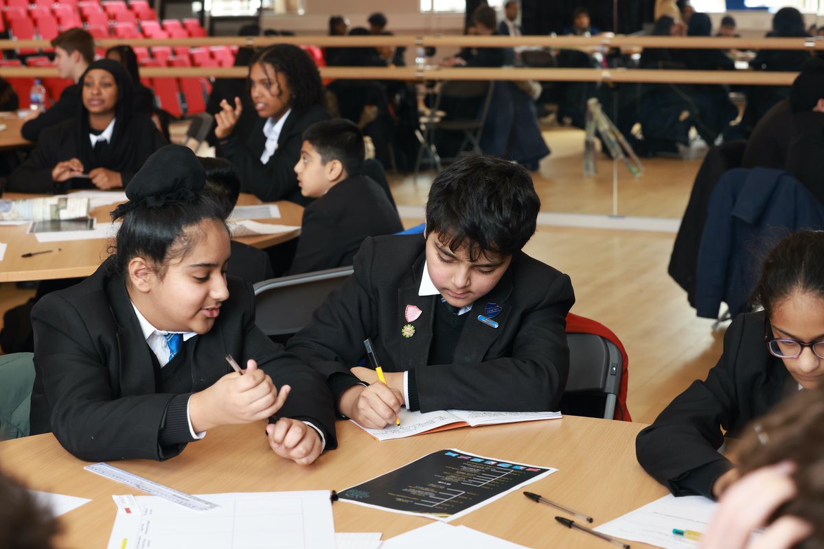 Rowens_Trust's tweet photo. Congratulations to our pupils and students who were awarded certificates for their contribution to our annual Trust Council Summit 🌟
#annualtrustcouncilsummit #hillingdon #londonboroughofhillingdon #therosedalehewensacademytrust https://t.co/x2TEIVGyPa