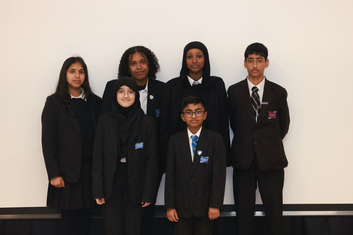 Rowens_Trust's tweet photo. Congratulations to our pupils and students who were awarded certificates for their contribution to our annual Trust Council Summit 🌟
#annualtrustcouncilsummit #hillingdon #londonboroughofhillingdon #therosedalehewensacademytrust https://t.co/x2TEIVGyPa