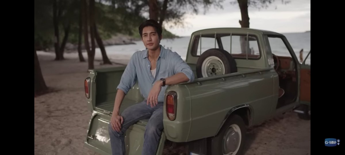 nanir1n1's tweet photo. Siento que la serie #MoonlightChicken me enseñó mucho, al igual que otras series, duele mucho dejarla ir, entonces poco a poco la voy soltando... Otra cosa, ¿Por qué siento que el tío jim parece camionero? 😂 #MoonlightChickenfinal https://t.co/PeCT31B00p