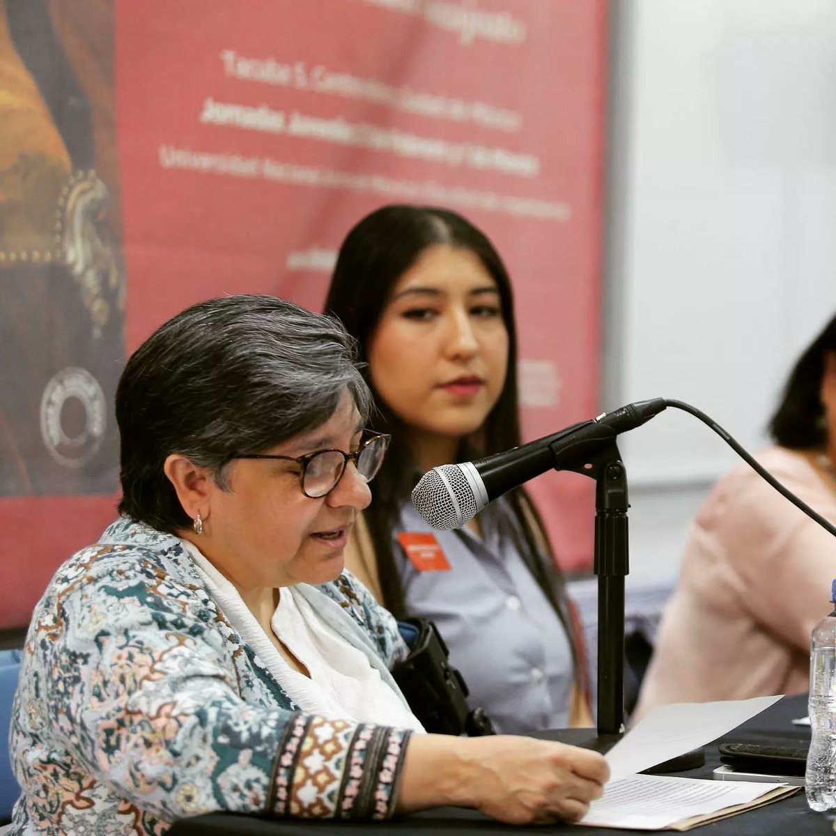 DeptoFilosofia's tweet image. El día de ayer en la FIL del Palacio de Minería se llevo acabo la presentación del libro &quot;De belleza y misoginia. Los afeites en las literaturas medieval, áurea y virreinal&quot; por su autora María José Rodilla León.

#UAMI #LibrosUAM
#DepartamentodeFilosofíaUAMI