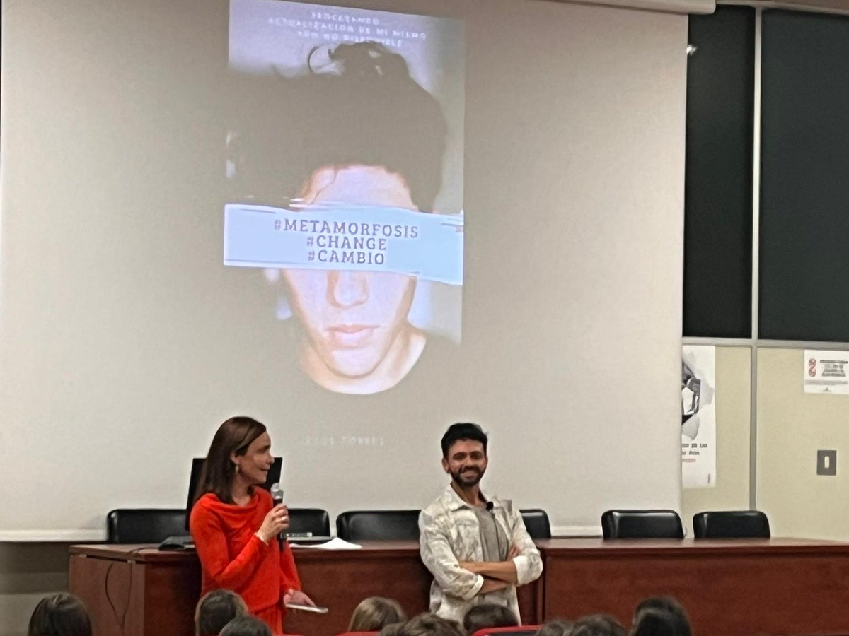 Ayer se celebró la entrega de los premios de la XV edición de los premios Cervantex y tuvimos el enorme honor de contar con <a href="/JesusTorresAct/">Jesús Torres</a> 👉🏼 Lee, escribe, dibuja, imagina, sueña... y juntos creamos cultura. #GraciasJesús #EspírituDeFamiliaJesúsMaría #PremiosCervantex