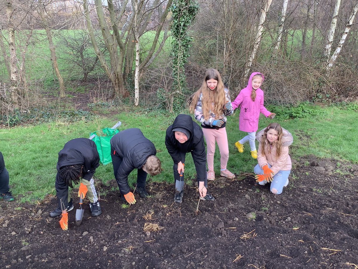 GrantonPS's tweet photo. If you visit Granton Crescent Park please stay off the #WeeForest. It needs our love and care to flourish. We hope it will bring new wildlife to our local area and that classes can return to learn in/around the forest for years to come. Thanks @greenspacetrust & @Earthwatch_Eur https://t.co/b0JuoWZ8RT