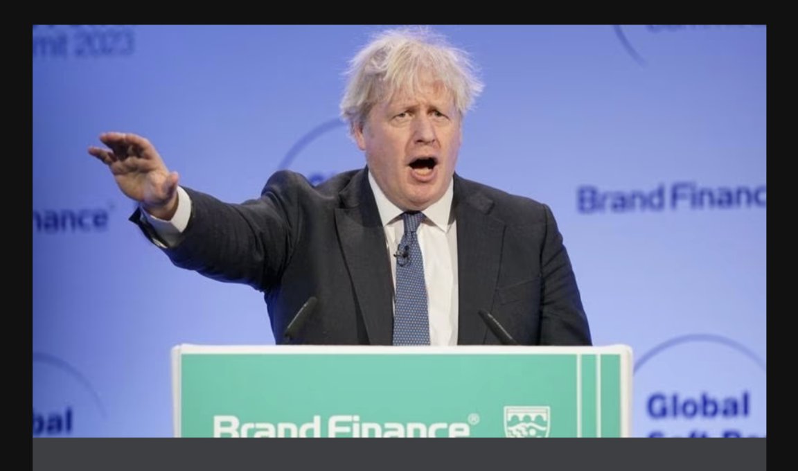 ajp310875's tweet photo. All credits to @SkyNews for this photo, but am I the only one seeing a problem here? #Awkward https://t.co/o9CD6cQ3o9