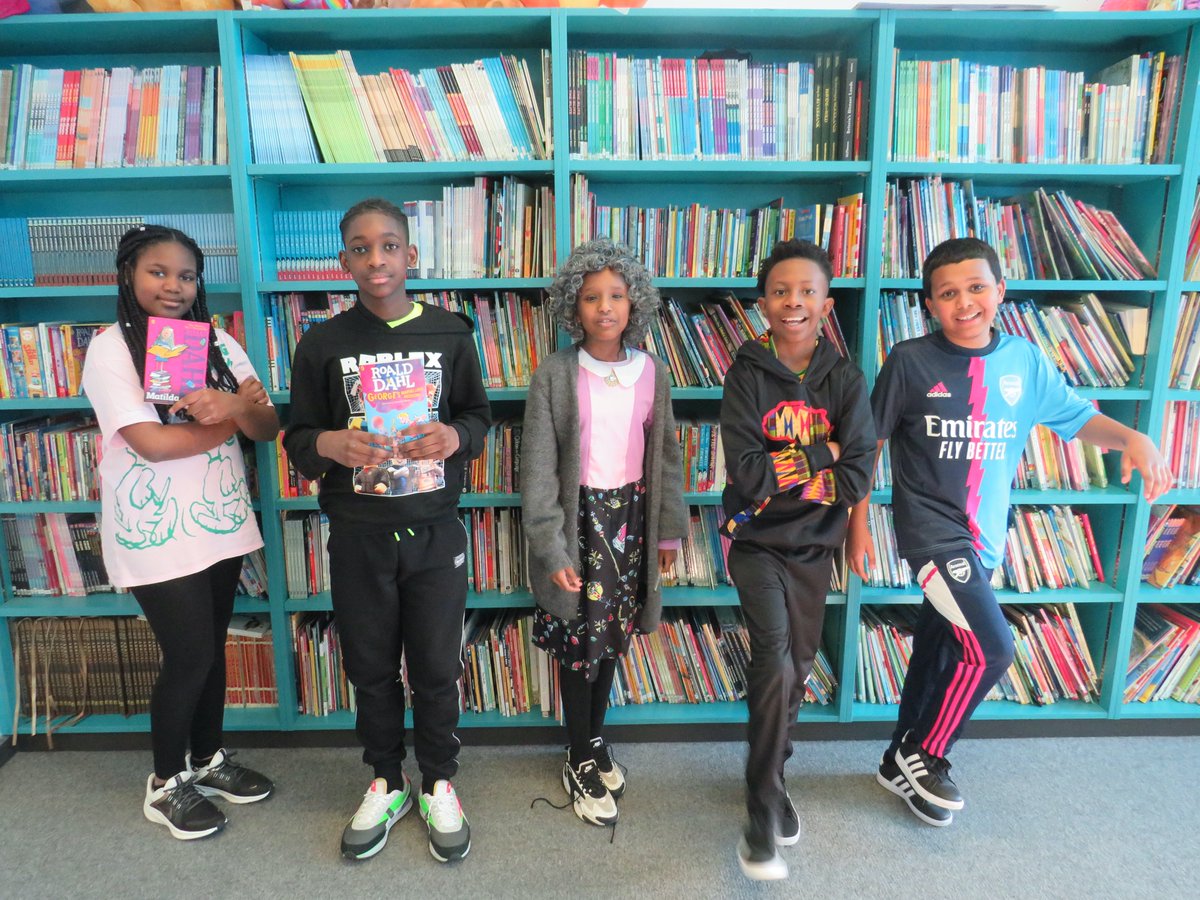 Rowens_Trust's tweet photo. Happy World Book Day from The Rosedale Hewens Academy Trust! What book would you recommend for us to read this year? 📕

#worldbookday2023 #worldbookday #therosedalehewensacademytrust https://t.co/zrJOLCjkQn