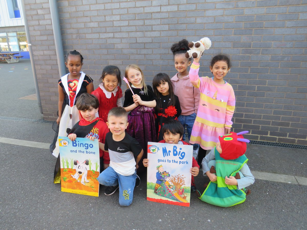 Rowens_Trust's tweet photo. Happy World Book Day from The Rosedale Hewens Academy Trust! What book would you recommend for us to read this year? 📕

#worldbookday2023 #worldbookday #therosedalehewensacademytrust https://t.co/zrJOLCjkQn