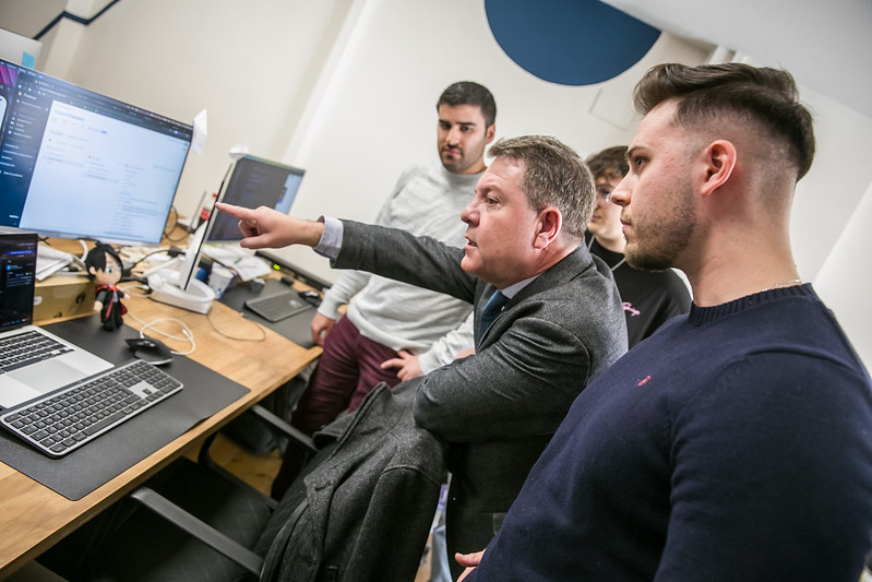 garciapage's tweet image. @AytecDigital en #CiudadReal, dedicada al diseño y a la implementación de soluciones digitales, apuesta por una plantilla joven, sobradamente cualificada, con iniciativa y una motivación sorprendente.
Un modelo de empresa y de trabajadores de los que sentirnos orgullosos/as.