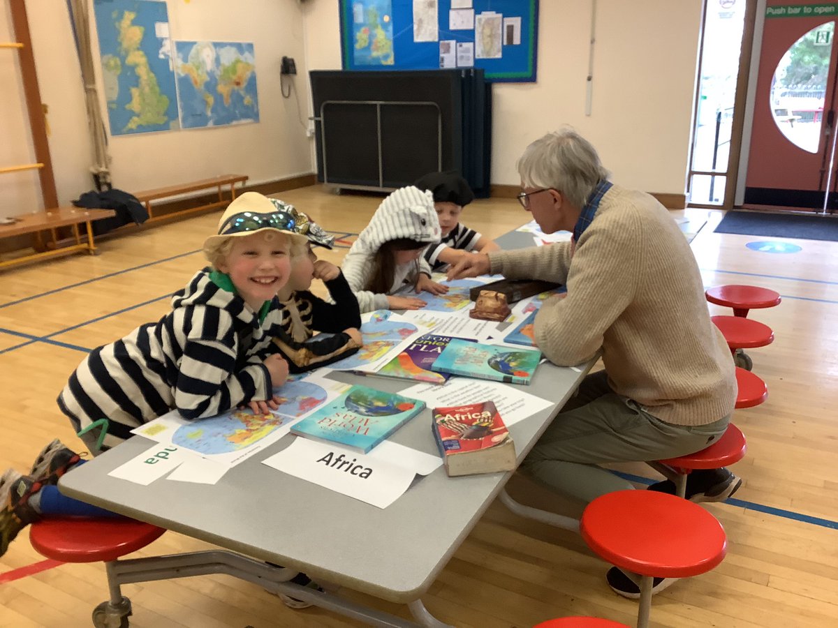 NPSMissEllis's tweet photo. As part of @WorldBookDayUK we visited a โhuman libraryโ and learnt about different areas of the world ๐บ. It great to talk to people who had visited these countries and to see some souvenirs they brought back with them #NPSGeography #NPSEnglish https://t.co/gvCJtB1jb3