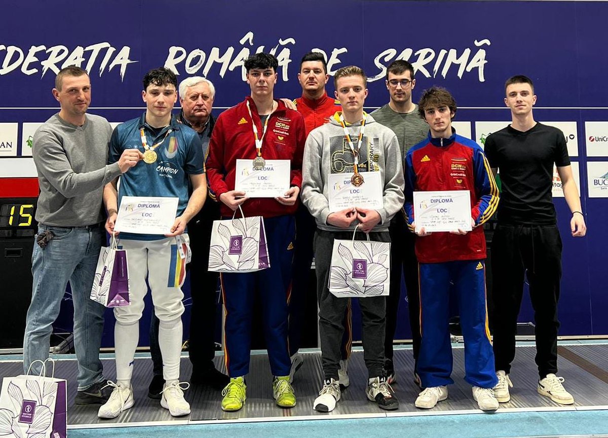 sportsatmarean's tweet image. #Performanță | Alex Oroian, campion național. Sătmărenii au câștigat tot la Campionatul Național de Tineret spadă masculin 🥇🥈🥉  bit.ly/3SEWI5j