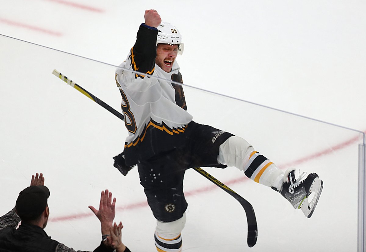 Boston.com tweet media