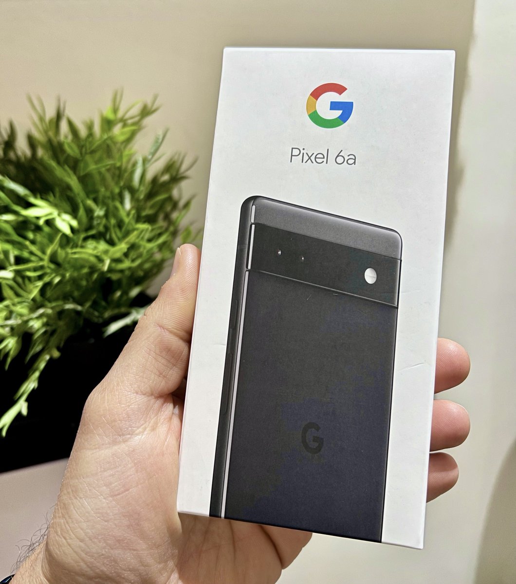 smartechdaily's tweet image. وداعًا جهاز #OnePlus8 مرحبًا جهاز #Pixel6a
أعتقد هذا الجهاز هو أرخص جهاز يقدم لك تجربة Android خام محترمة، كاميرا ممتازة، تحديثات دورية مع آخر المميزات الحصرية من جوجل، وكل هذا مع حجم جهاز جميل جدًا للاستخدام اليومي.