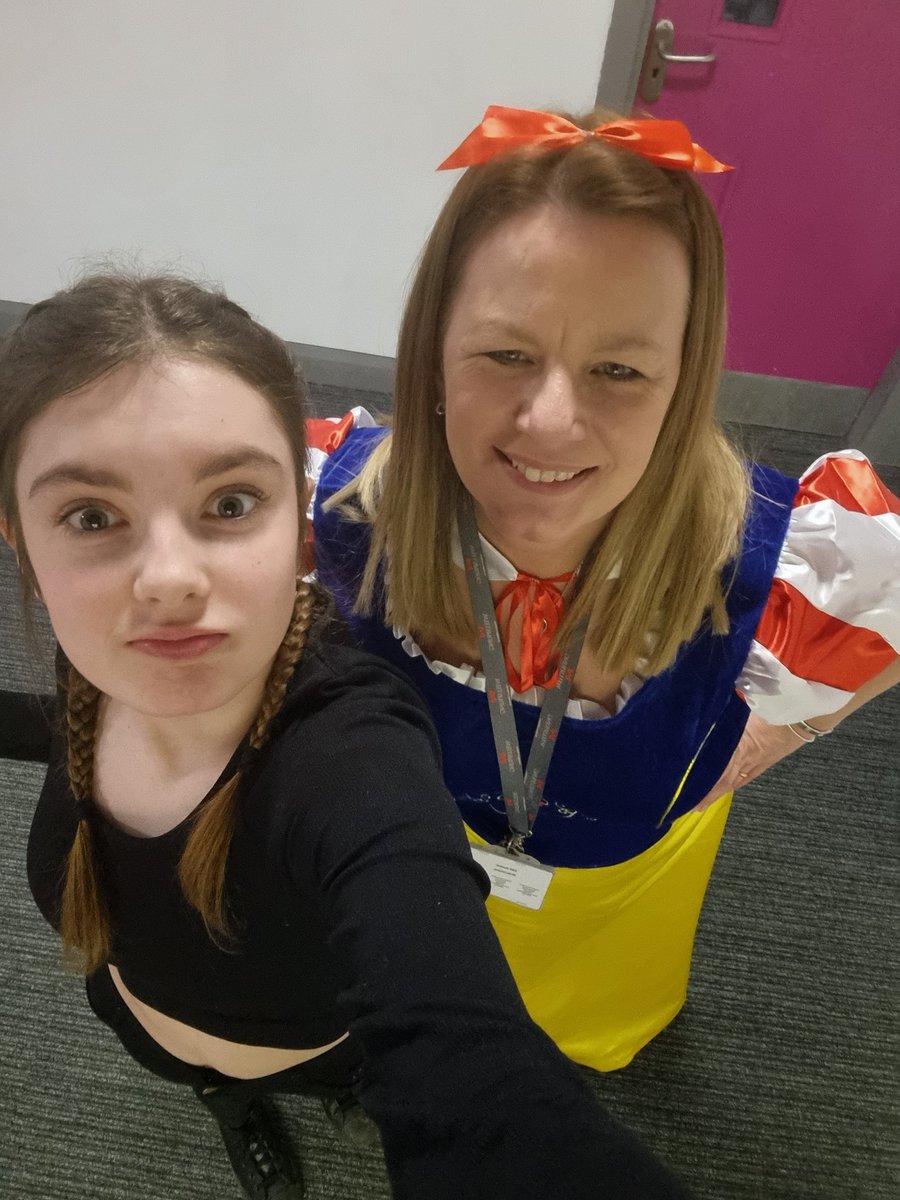 What a great team at Sevenhills and what a fantastic World Book Day! Congratulations to the 2 students for winning best dressed this year 👏 worthy winners. #SEVvalues #aboveandbeyond #WorldBookDay2023