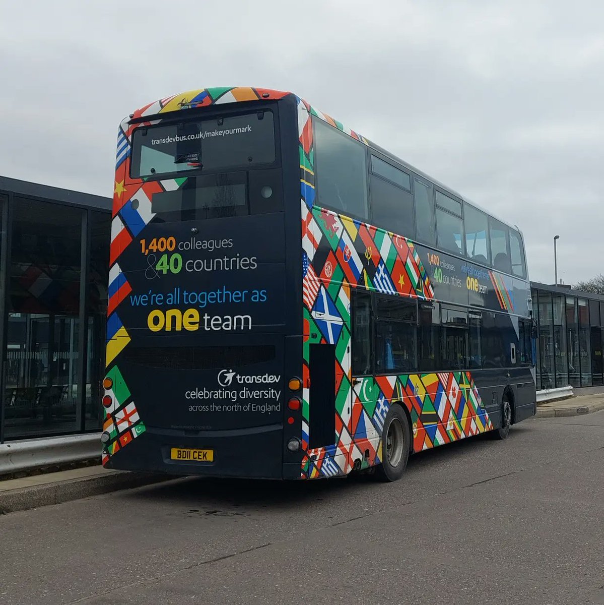 Bus_Pics_Manc's tweet photo. Transdev Wright Eclipse Gemini 2 No. 2424 seen here parked up at Bury bus station! πΈπ
#TransdevBus
#Bury
#BuryBusStation
#WrightBus
#WrightGemini
#Manchester
#ManchesterBus https://t.co/oeRTBzOpYb