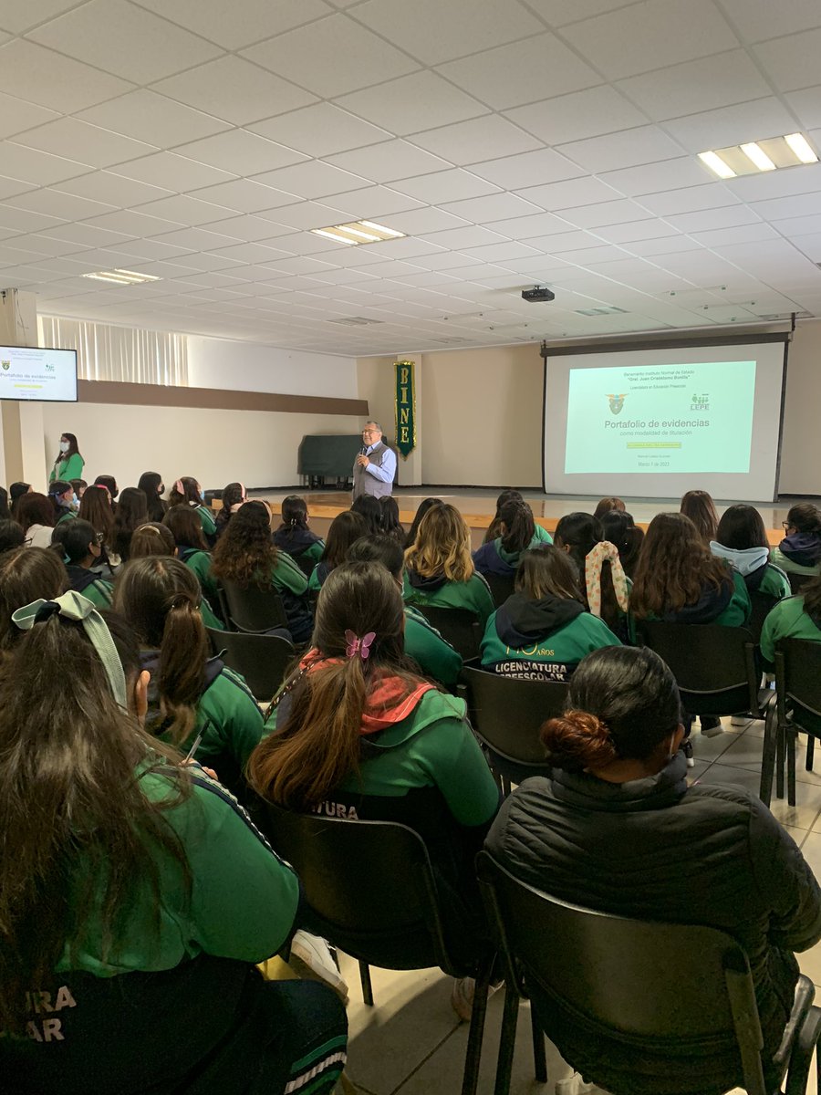 BineLepe's tweet photo. Se llevó a cabo la presentación de Modalidades de Titulación para las alumnas de 6to.semestre, a cargo del Mtro. Manuel Loaiza Guzmán. Fue organizada por la Subcomisión de Titulación, que está encabezada por la Mtra. Alejandra Diaz Ramirez, Subcoordinadora Académica de la LEPE. https://t.co/cALcEIDVUR