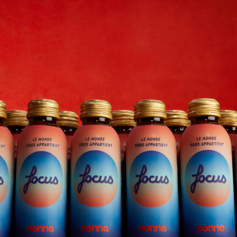 Alcoool1's tweet photo. ⚡️ FOCUS ⚡️

Toi aussi tu as longtemps cherché une solution pour remplacer le café, quelque chose de sain qui te permettrait de mieux te concentrer, rester éveillé et pourquoi pas carrément booster ta mémoire et ton attention ? 

Nonna aussi, et c'est pour ça qu'el https://t.co/cRwWefEQ25